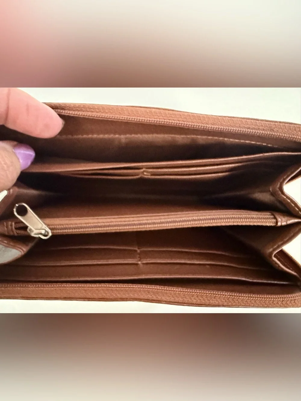 Stone Mountain Vintage Chocolate Brown Soft Pebbled Leather Zip Wallet w/storage